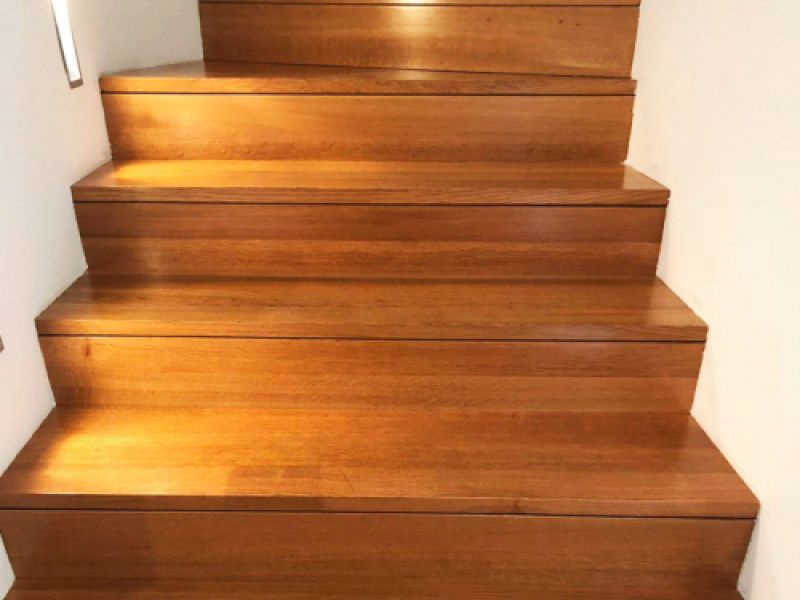 Escaleras reformadas en Madrid Norte