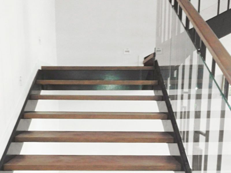 Escaleras de nueva construcción en Madrid