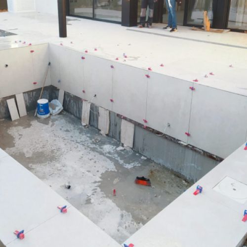 Swimming pool construction and insulation in Madrid Norte.