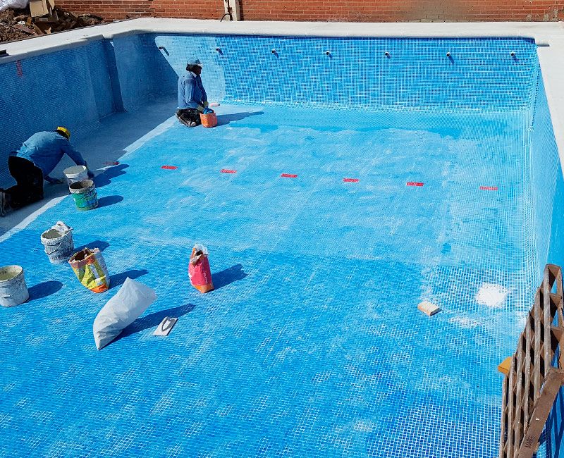 Swimming pool constructions in Madrid Norte.